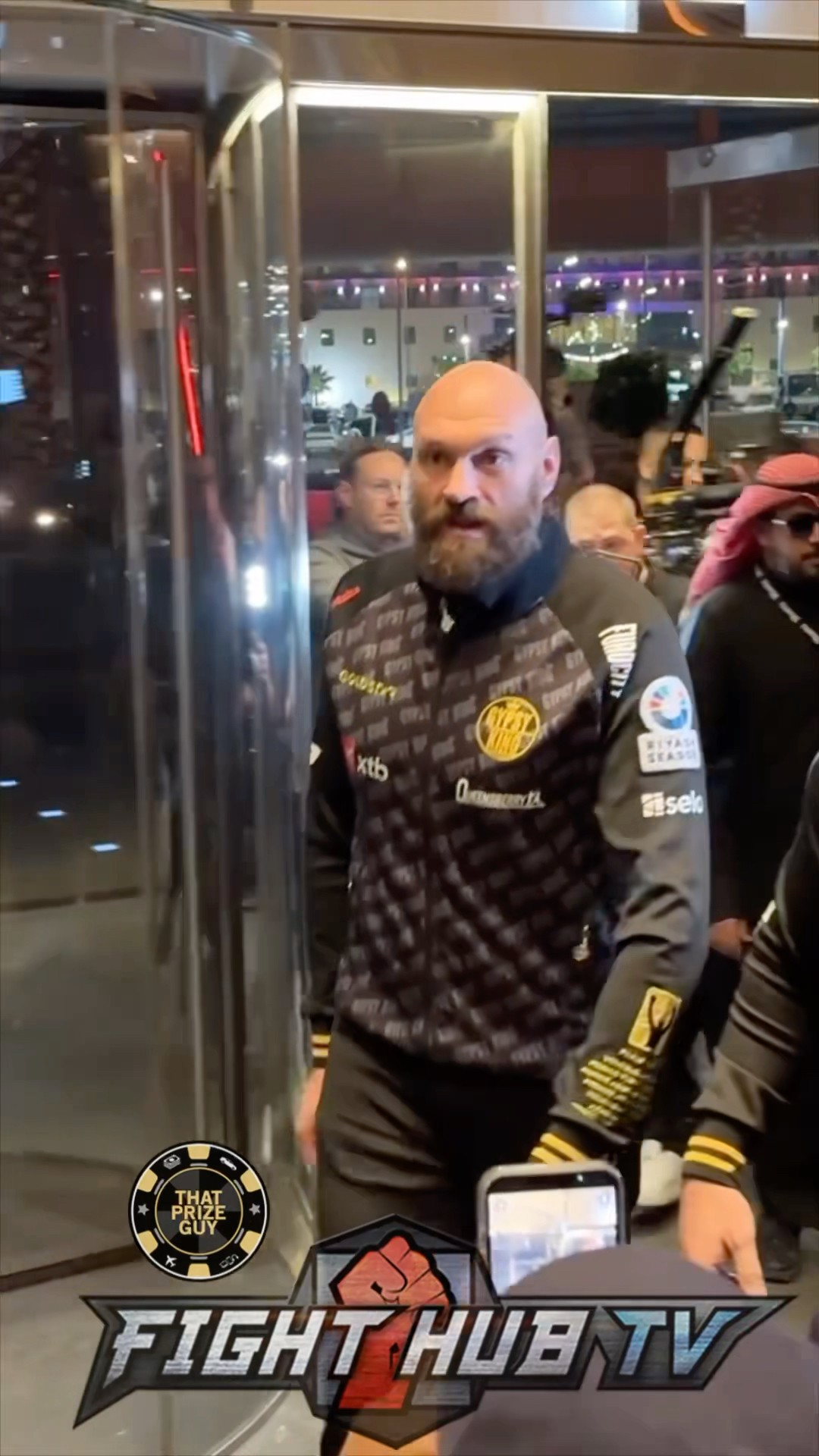 Tyson Fury arrives FOCUSED for Usyk fight week!