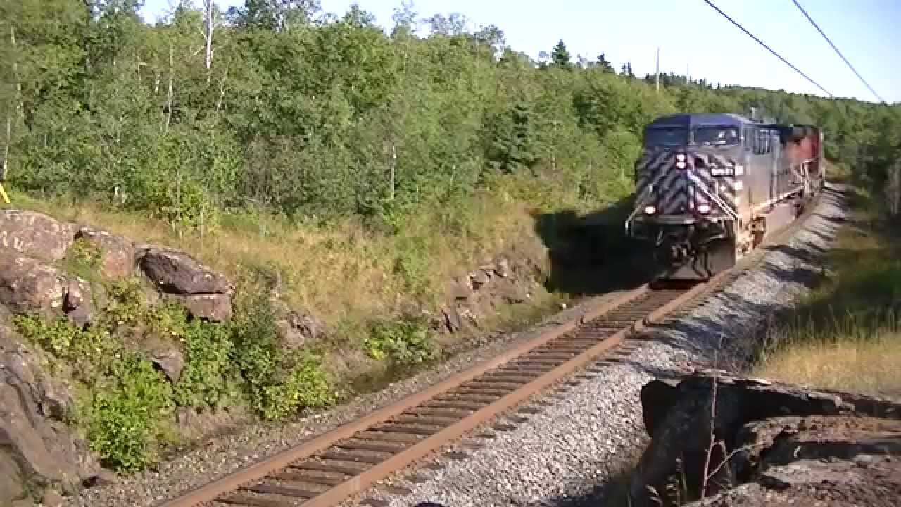 CP 421-01 - CEFX 1058 @ Marathon, ON - YouTube