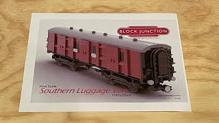 LEGO Trains - Southern Luggage Van Instructions From Block Junction