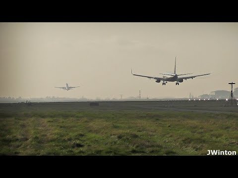 CLOSE Ryanair 737-800 Late Landing Clearance Stansted Airport