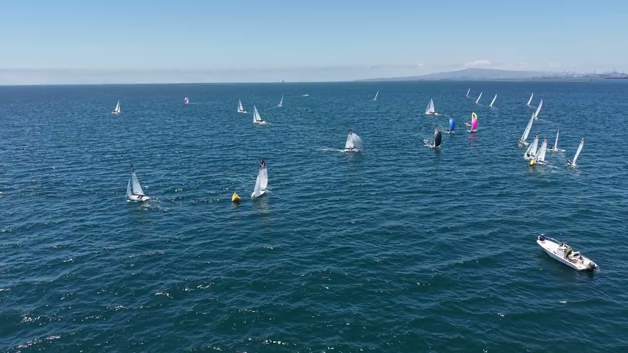 ⁣2026 LBRW   Day 1   Race 1   J70 & Melges 15 leeward gate