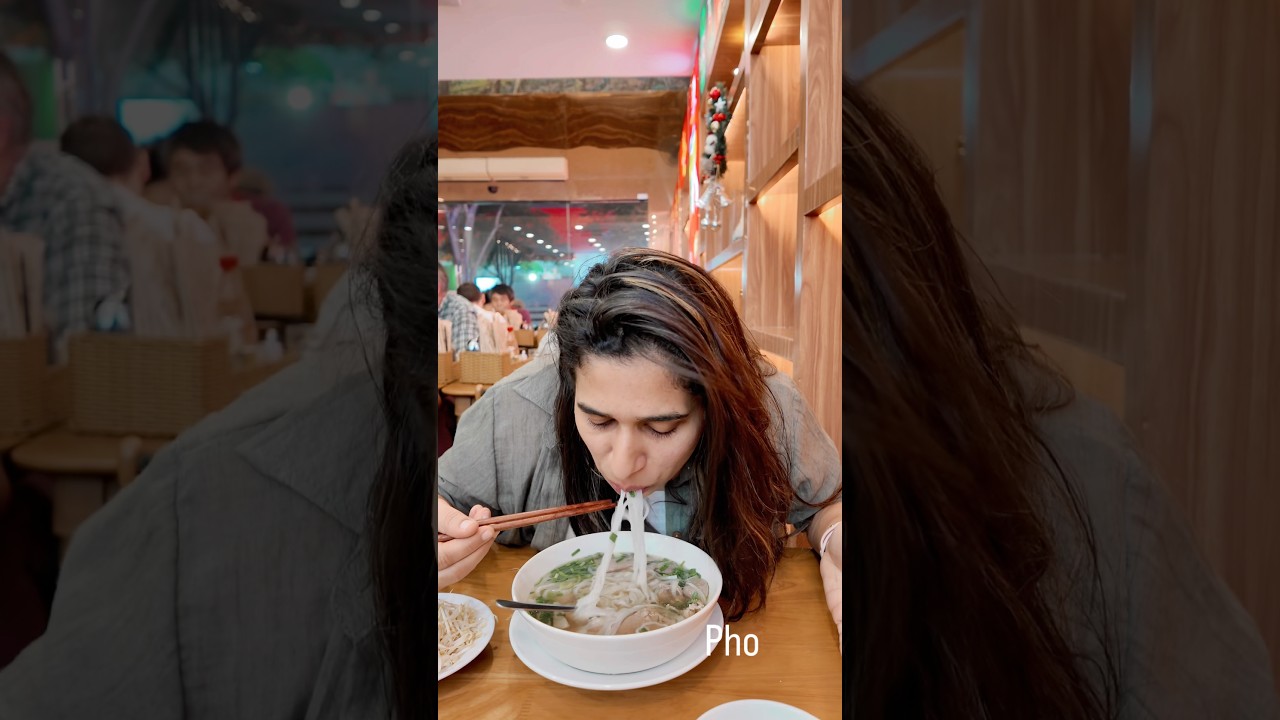 Попробовать лучший фо в центре Хошимина | Тур по вьетнамскому супу с лапшой #shorts