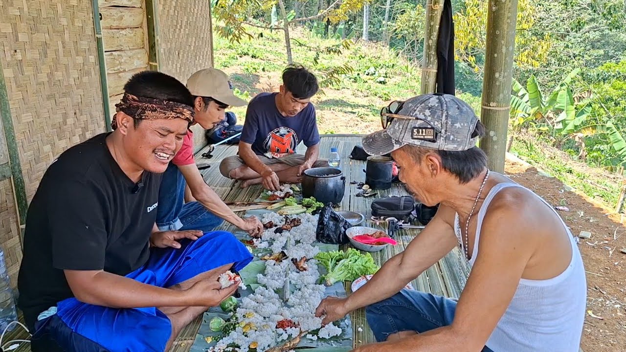MENIKMATI NASI LIWET DI SAUNG UCUY HARI KEDUA BIKIN JUTAAN ORANG BETAH 