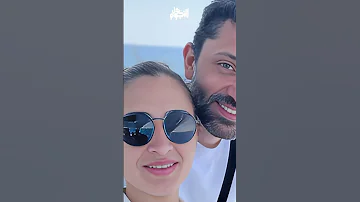 بأول ظهور إعلامي كريم محمود عبدالعزيز يغازل زوجته على الهواء 