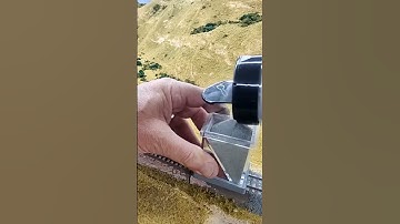 Ballast toevoegen aan HO-spoor.