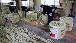 兵庫・尼崎の菰樽（こもだる）作り
