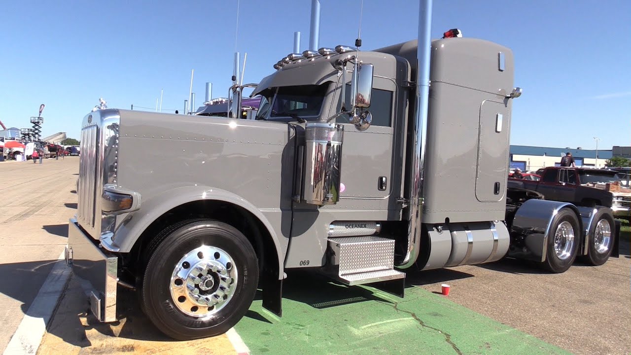 Peterbilt 389 Custom