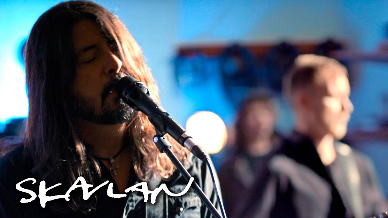 Foo Fighters perform «Shame Shame» | SVT/TV 2/Skavlan