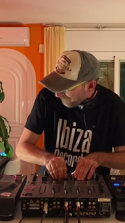 All time House Classics Tip of the Day: “Stupidisco - Junior Jack” (2004) #dj #housemusic