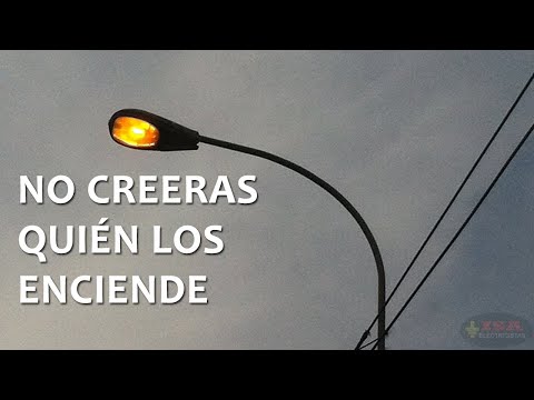 Video: Cómo Encender Farolas En Pueblos