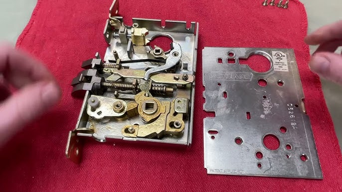 How Schlage's L9080 Mortise Lock Works 