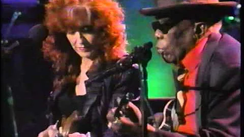 Bonnie Raitt, John Lee Hooker 'In The Mood' live f...