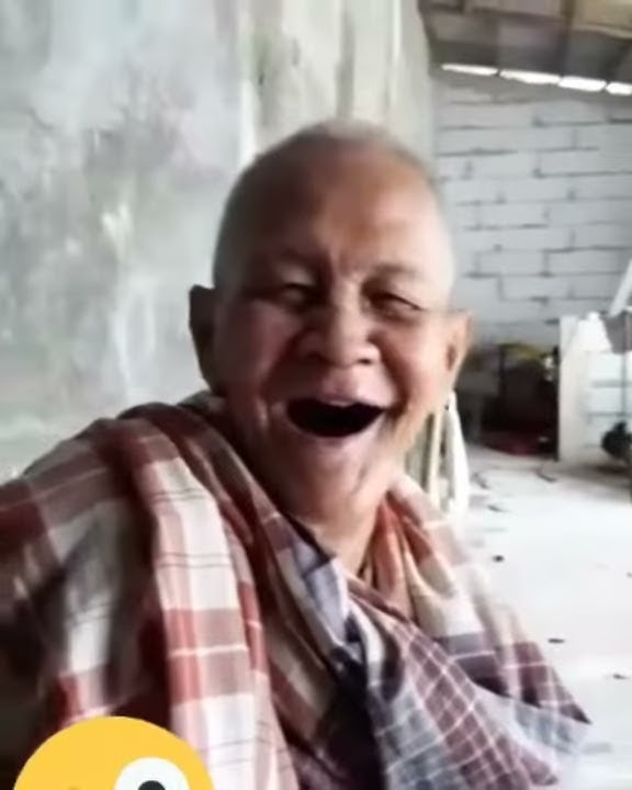 Kakek kocak ,,Woi Udah Pada ngopi blom?
