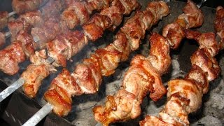Маринуем шашлык из курицы!!! ( chicken kebab )(Как замариновать шашлык из курицы. Доставка шариков http://air-7.ru/, 2015-04-23T18:27:30.000Z)