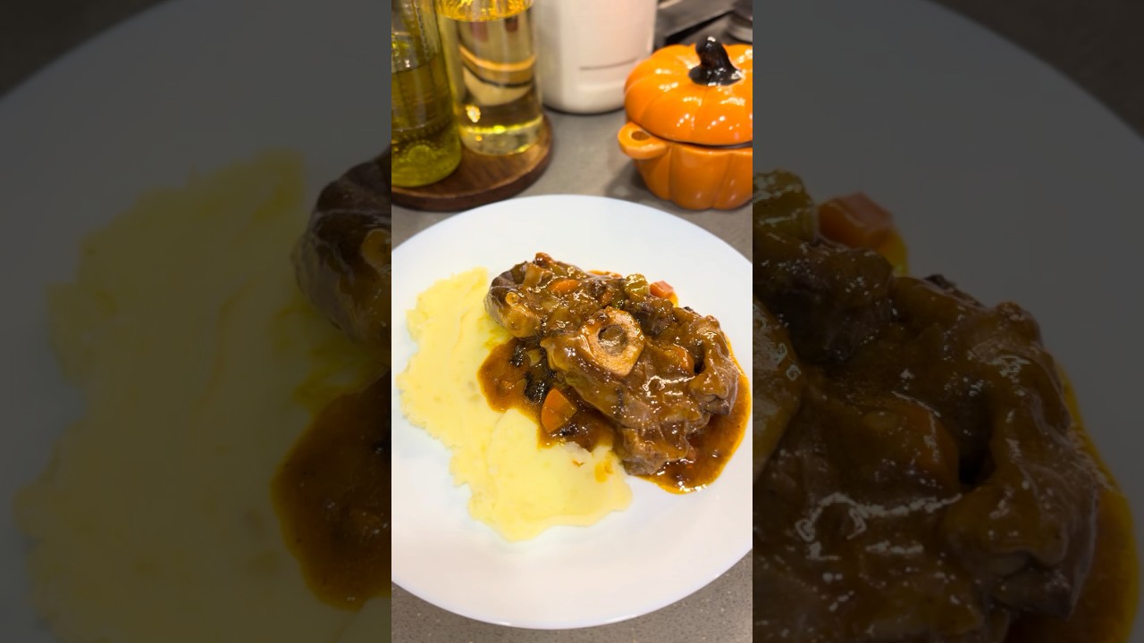 Osso buco nasıl yapılır? 🇮🇹✨ #shorts #ossobuco #italianfood #yemektarifi #recipe Osso buco nasıl yapılır? 🇮🇹✨ #shorts #ossobuco #italianfood #yemektarifi #recipe