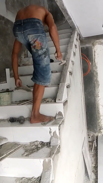 Tukang bangunan salah pasang lucu