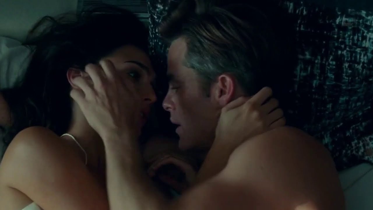 Are there sex scenes in wonder woman