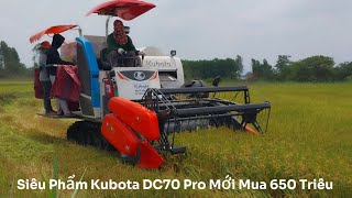 Máy cắt lúa kubota dc70 pro vào mùa cắt lúa