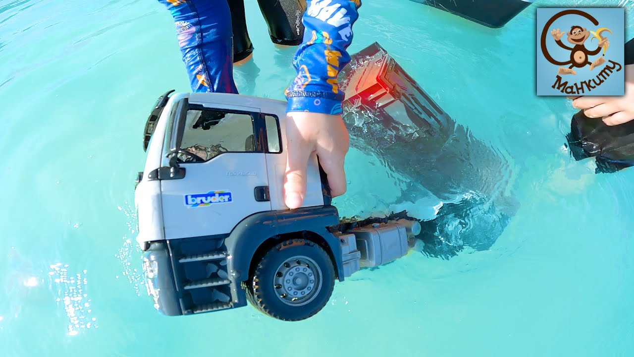 Манкиту машины в воде