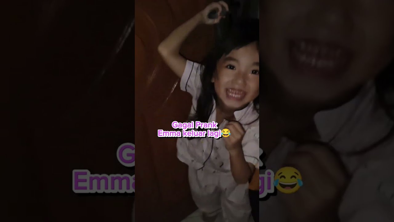 Emma Kerjain Mommy Gak Mau Tidur Sendiri