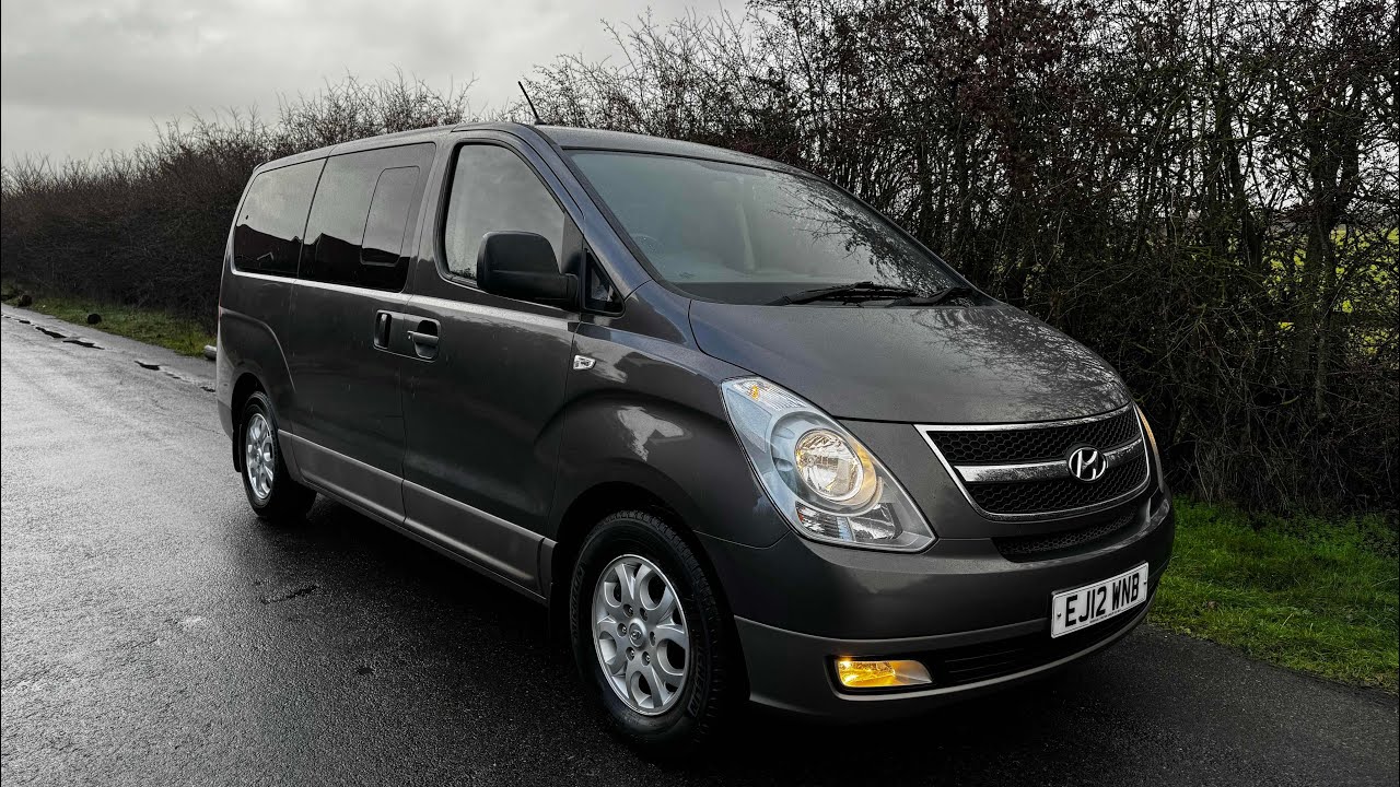 EJ12WNB (12) Hyundai i800 2012 2.5 diesel 6 speed manual gearbox 8 seats 