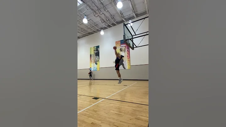 Dunk Session at LA Fitness #dunkademics #dunkingpr...