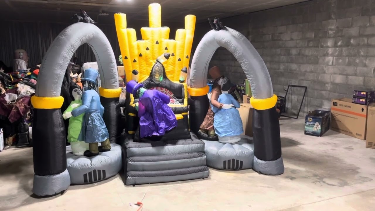 Gemmy Halloween 11ft RARE Inflatable Light Show Zombie Organ Player Scene spirit halloween Airblown