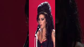 Amy’s stunning performance of ‘Rehab’, live at The BRITs in 2007. ❤️‍🔥#BackToBlack