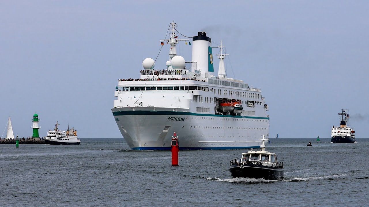 Ex-ZDF-Traumschiff „Deutschland“ in Rostock-Warnemünde