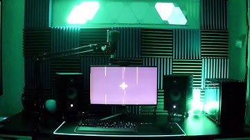 Lightshow - Razer Chroma + Philips Hue + Nanoleaf [Music - Chroma Visualizer]