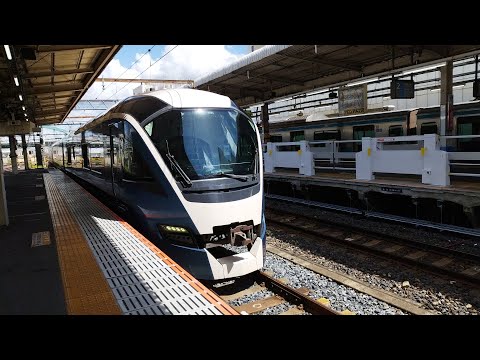 [ジョイント音]E261系 RS1編成 特急サフィール踊り子1号伊豆急下田行の送り込み回送が大宮駅3番線に入線するシーン