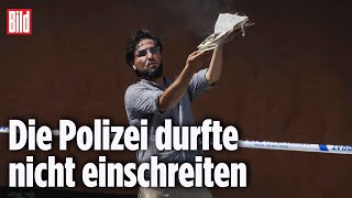 Demonstrant Verbrennt Koran Vor Moschee Stockholm