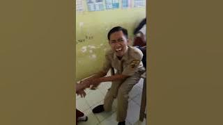 Momen LUCU!! ketika anak SD histeris tidak mau di suntik Imunisasi