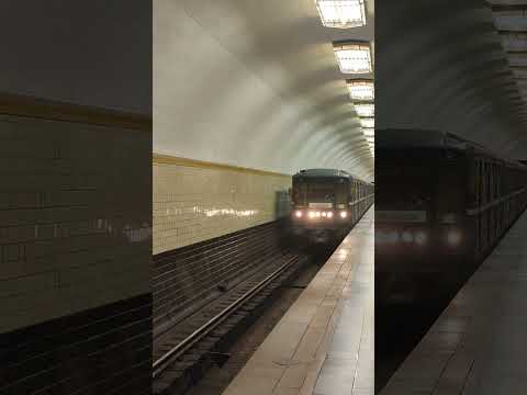 Прибытие Номерного (81-717/714) на станцию Рижская #train #travel #metrov #метро #москва #subway