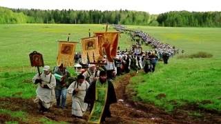 How must foreigner tourists behave in Russia