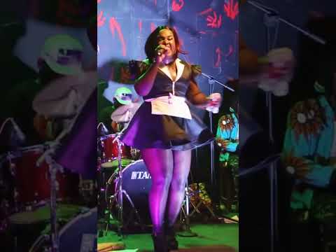 Its always a VIBE!! #TheFrankieExperience #music #mirrored #livemusic #empiremusic #singer #singing