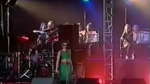 Massive Attack - Unfinished Sympathy (Phoenix Festival, 21st July 1996)