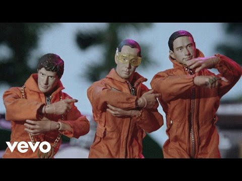 Beastie Boys Ft. Santigold - Don'T Play No Game That I Can'T Win