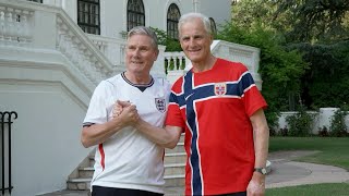 UK and Norway PMs hold bilateral meeting in their football shirts | AFP