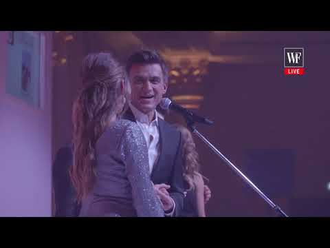 Video: Secara Rasmi Bersama: Todorenko Dan Topalov Mengesahkan Percintaan Mereka