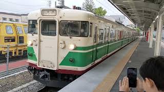 しなの鉄道、所属。国鉄115系S７編成。軽井沢駅を発車シーン。2024年、令和６年、5月26日撮影。