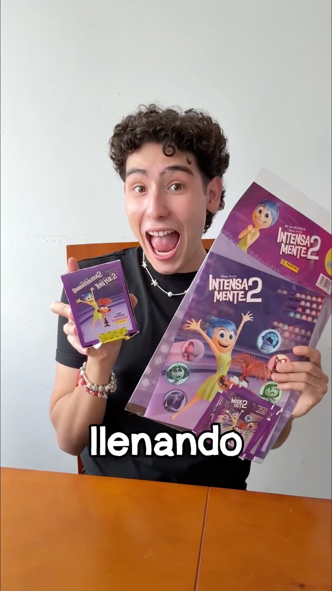 LLENANDO un ÁLBUM de ESTAMPITAS ?| Leo Study