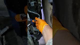 Nissan Altima 2002-2006 2.5L How to Change the Radiator Nissan Altima 2002-2006 2.5L How to Change the Radiator