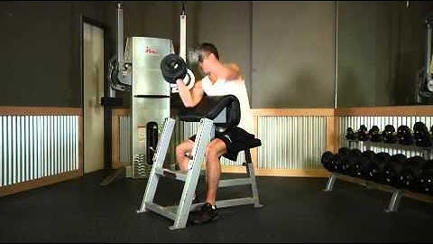 Ejercicio curls predicador con mancuernas