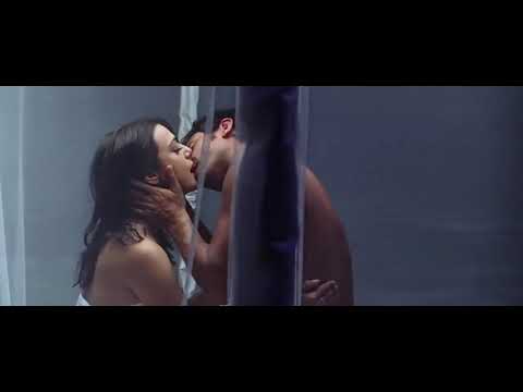 Preity Zinta hot hot scene from Salaam Namaste