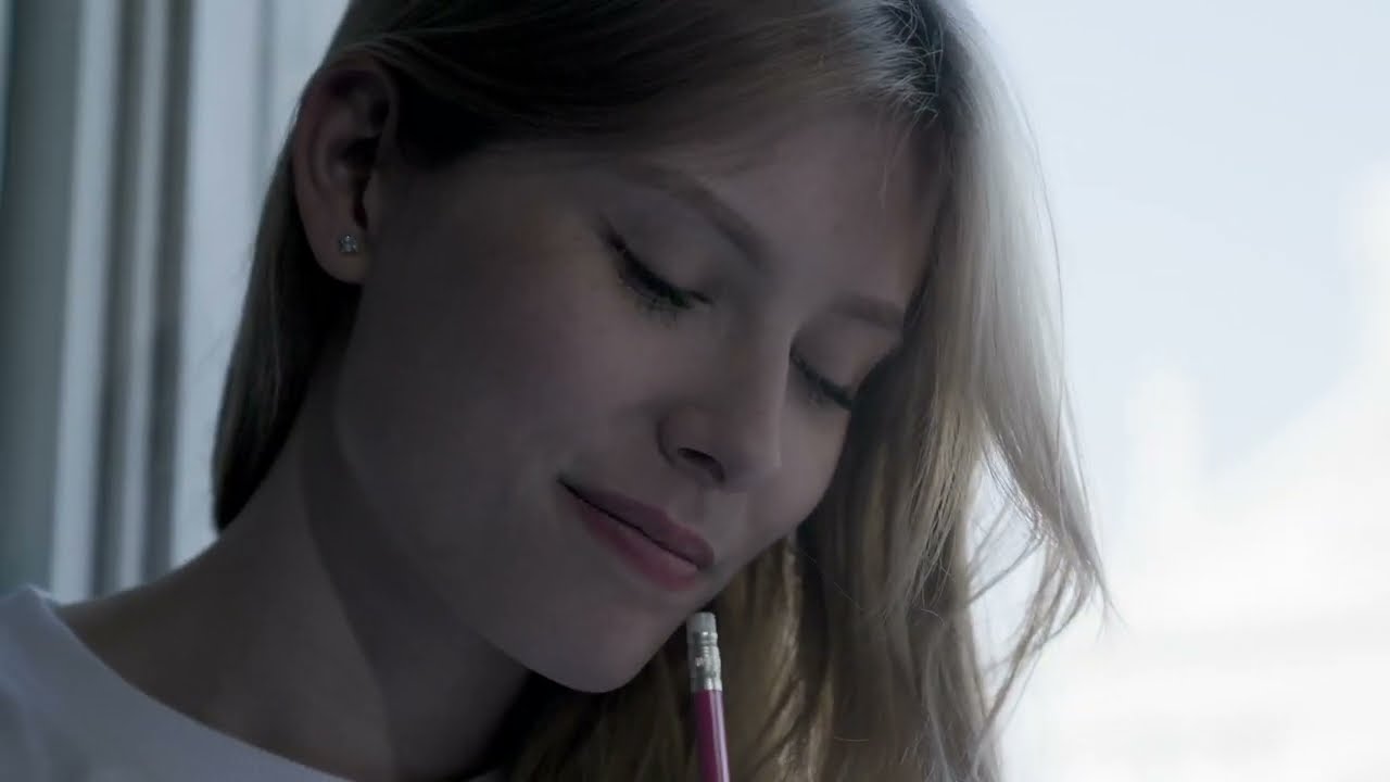 在 YouTube 上观看 Asso di cuore - La ragazza di cristallo 在 YouTube 上观看 Asso di cuore - La ragazza di cristallo