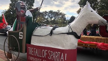 Ohio State students show Buckeye pride at 107th homecoming parade