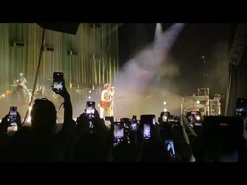 Arctic Monkeys - Do I wanna Know? Live @ Zorlu PSM ( Istanbul / Turkey )