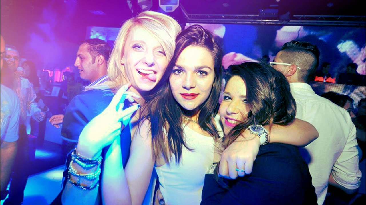 Пойти в клуб с женой. Ночной клуб вечеринка. Русские девушки в клубе. Русские девушки на дискотеке. Фото с клуба реальные.