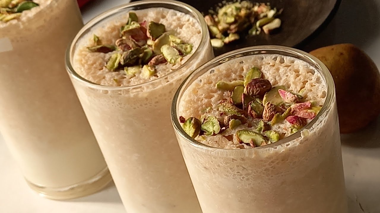 Chikoo milkshake/ how to make sapota milkshake 